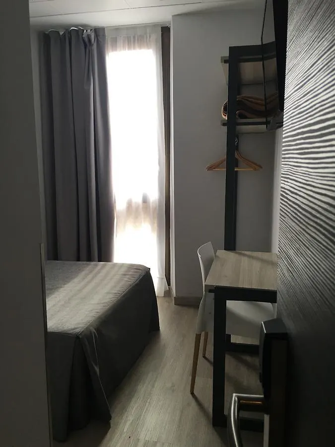 Hostal Benidorm Barcelona Guest house